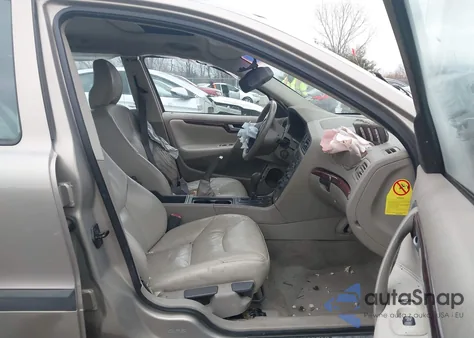 2004 Volvo V70 2.4 z USA, uszkodzony, nr VIN YV1SW61T242402108